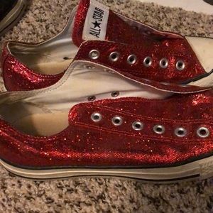 Sparkly red converse